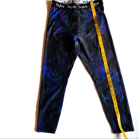 Hyba galaxy print cropped leggings in size sm/md - Picture 4 of 9